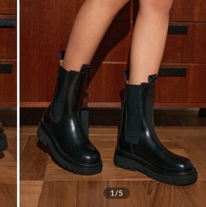 Commense Chelsea Platform Boot, Sz.8